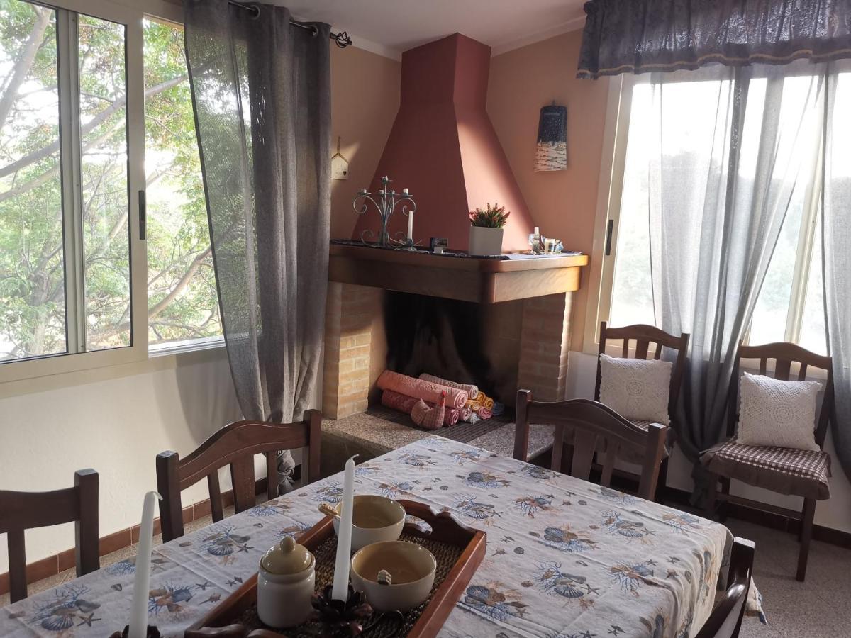 Casa vacanze richi&michi Villa Chia Esterno foto